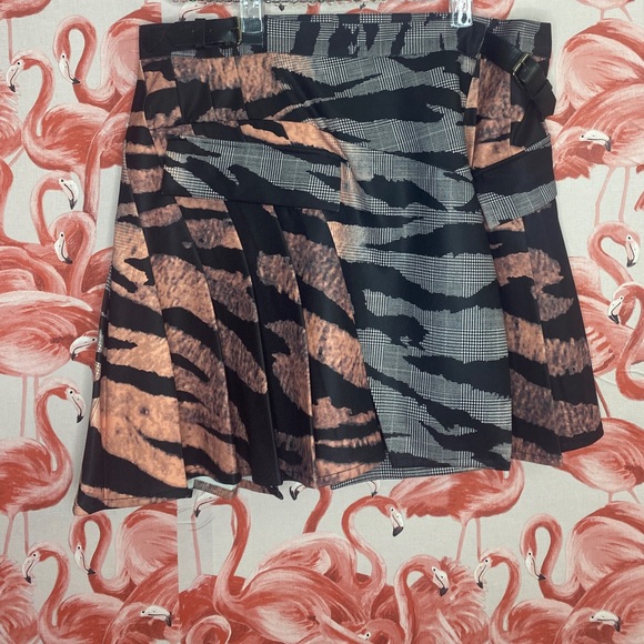 Alexander McQueen Dresses & Skirts - ALEXANDER MCQUEEN PLEATED SKIRT